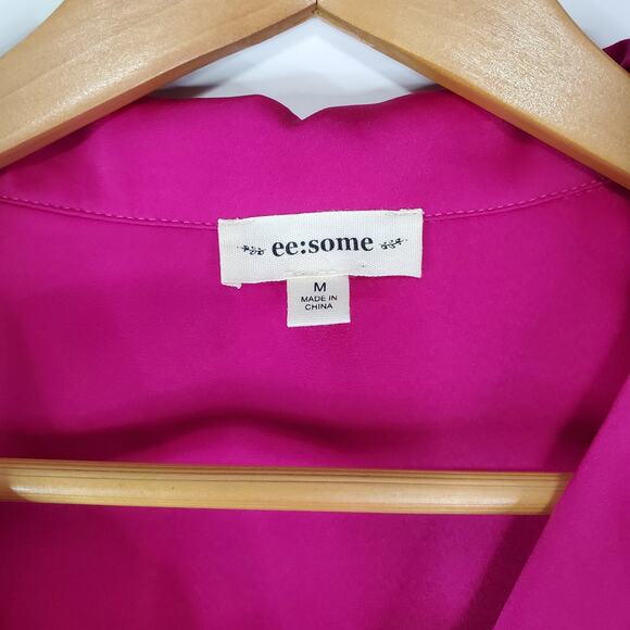 EEsome Fuscia Romper size M short sleeve belt with pockets - Picture 5 of 10